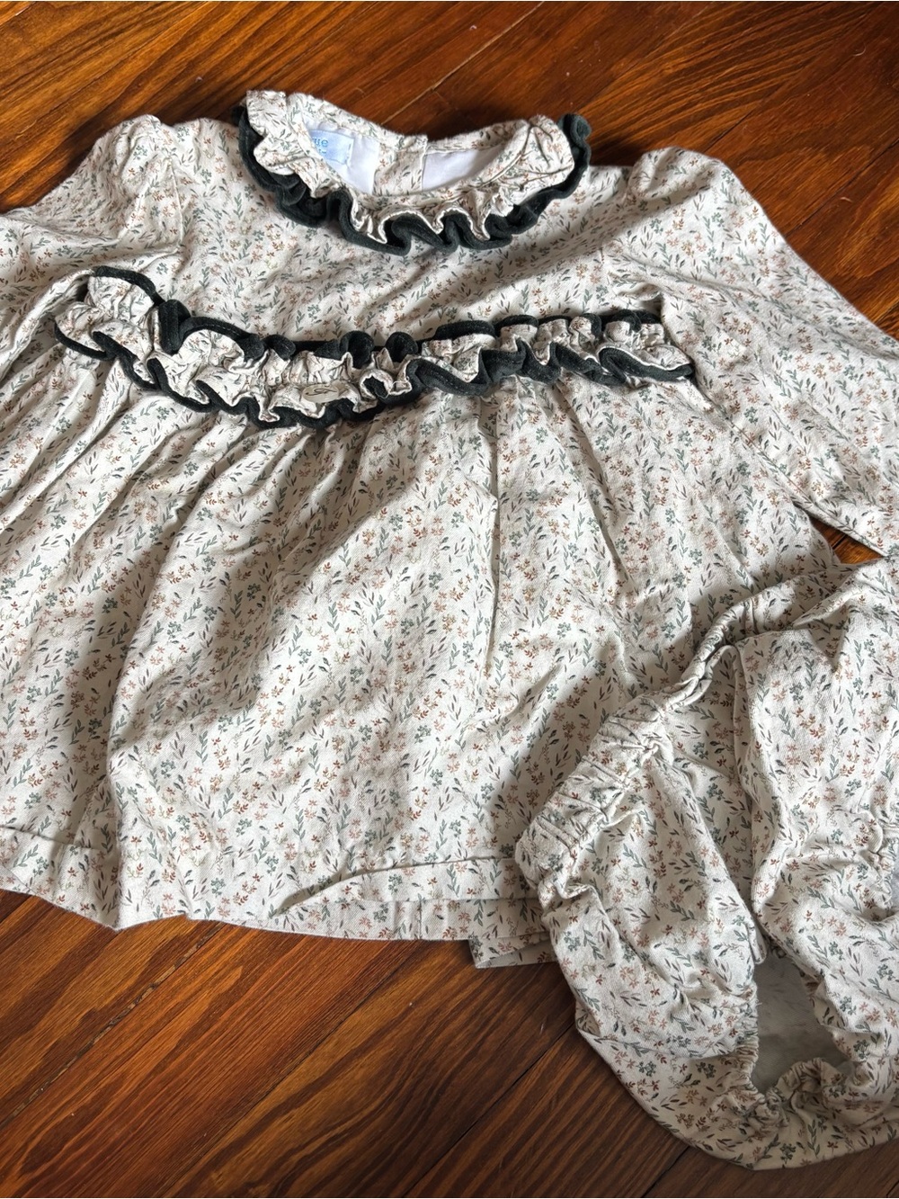 Foque Spain floral Ruffle Long-Sleeve Dress